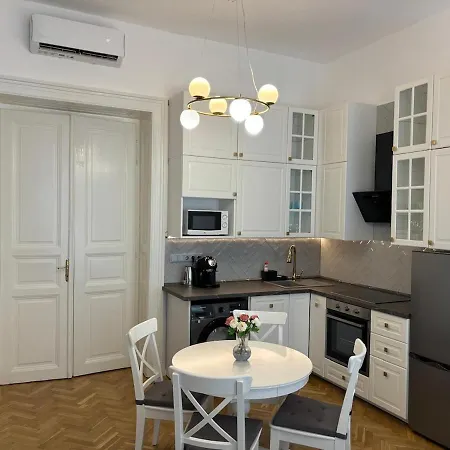 Premium Quiet 2br Brand New Flat In The Heart Of The * Budapest