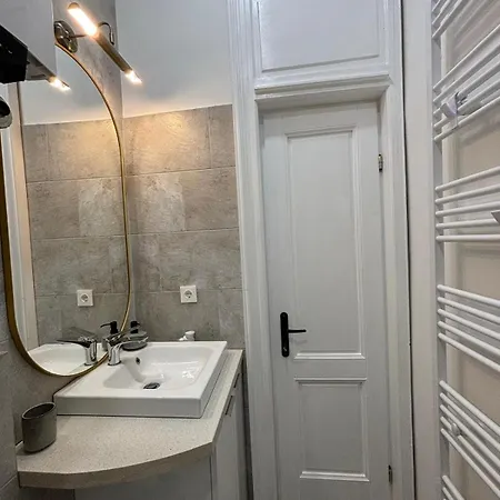 Premium Quiet 2br Brand New Flat In The Heart Of The Budapest